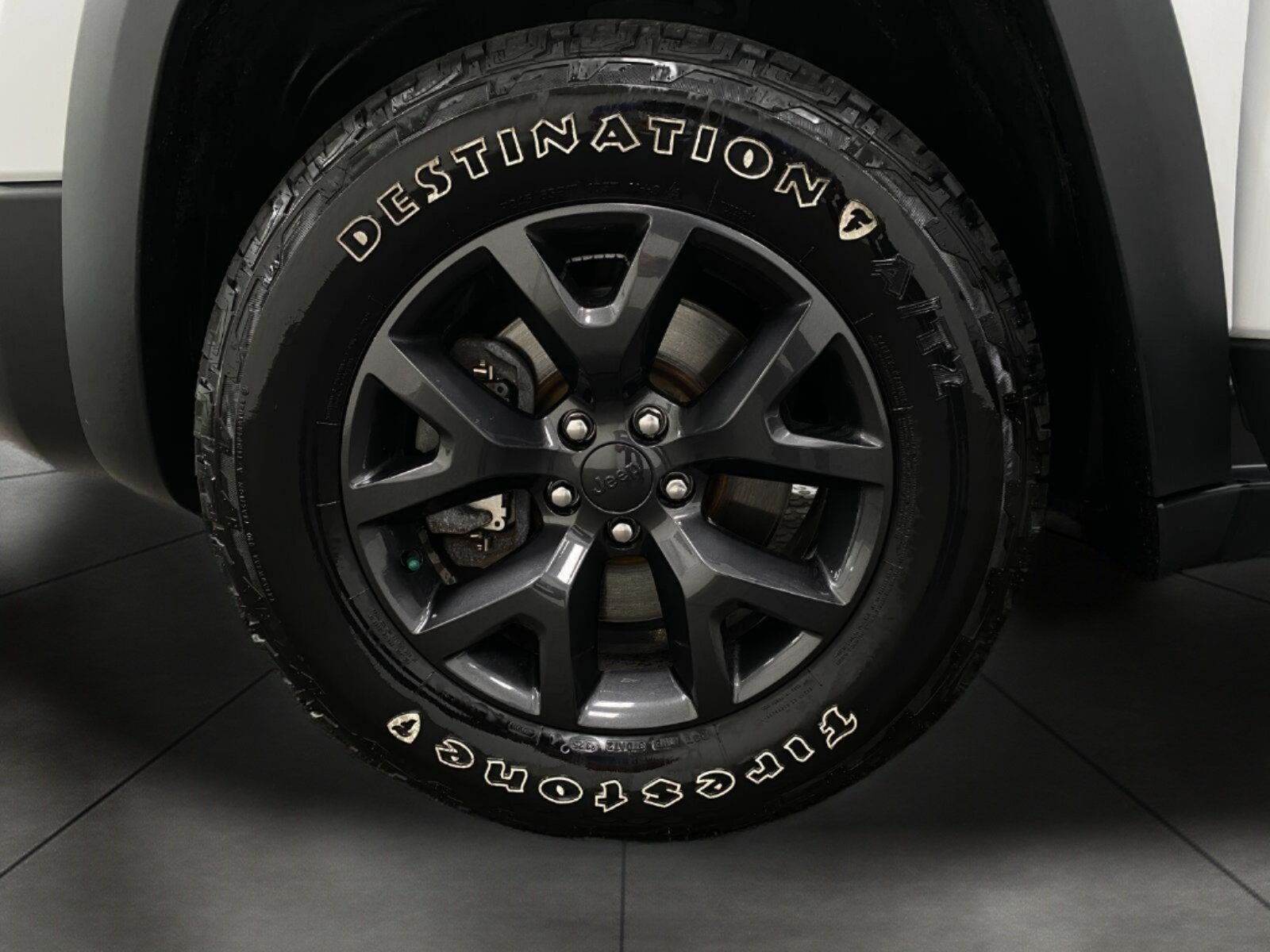 Used 2020 Jeep Cherokee Latitude AWD/4WD image 13