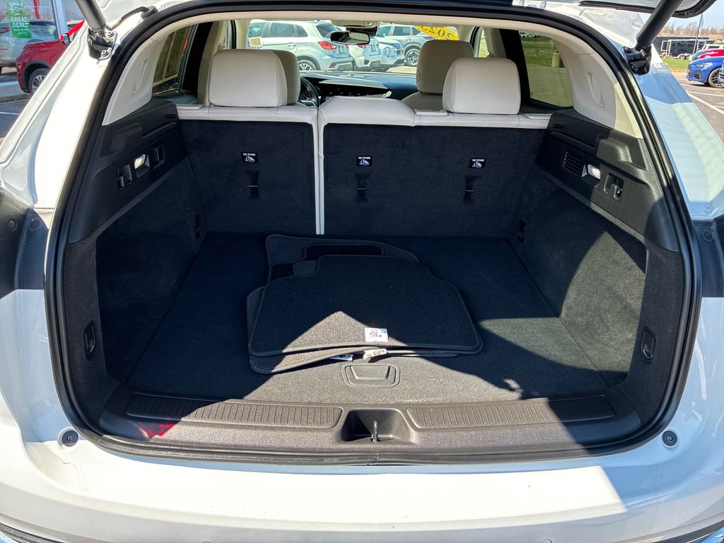Used 2023 Buick Envision Essence AWD/4WD image 17