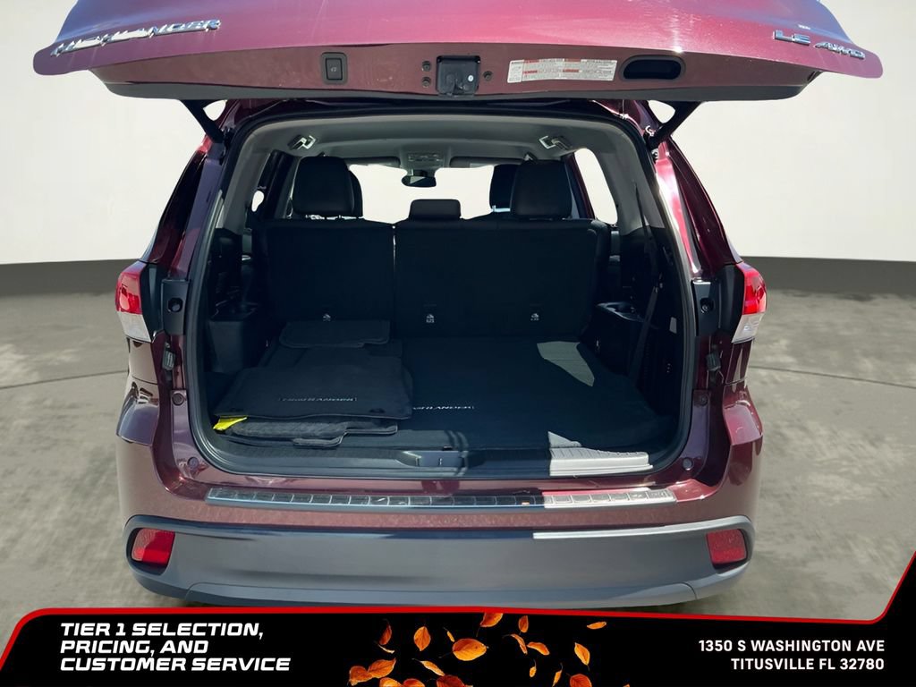 Used 2018 Toyota Highlander Plus w/ Carpet Mat Package (TMS) AWD/4WD image 16