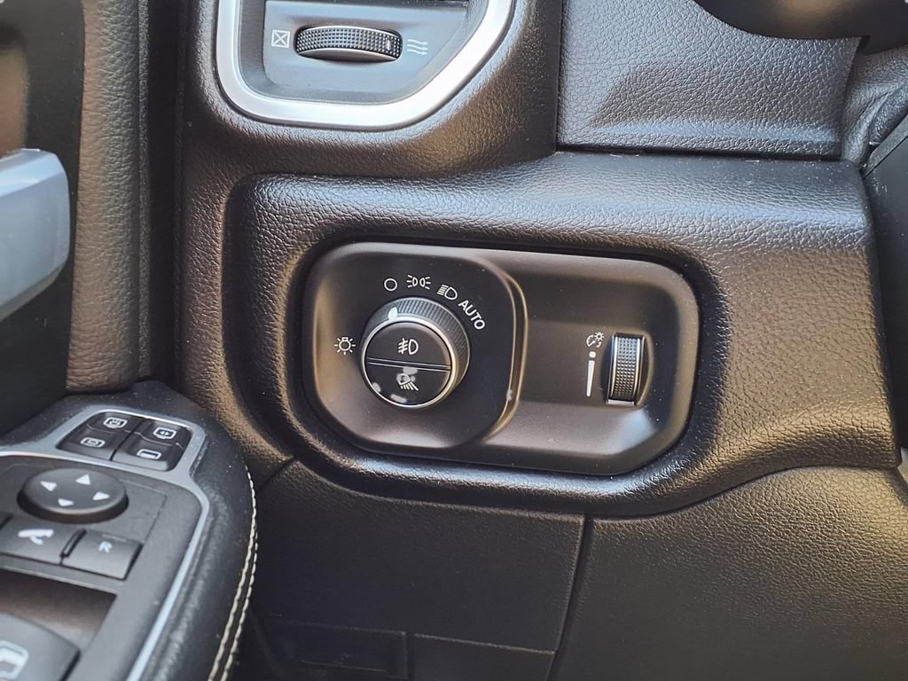 Used 2024 RAM 2500 Big Horn AWD/4WD image 16