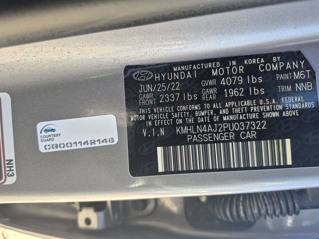 Used 2023 Hyundai Elantra Limited image 30