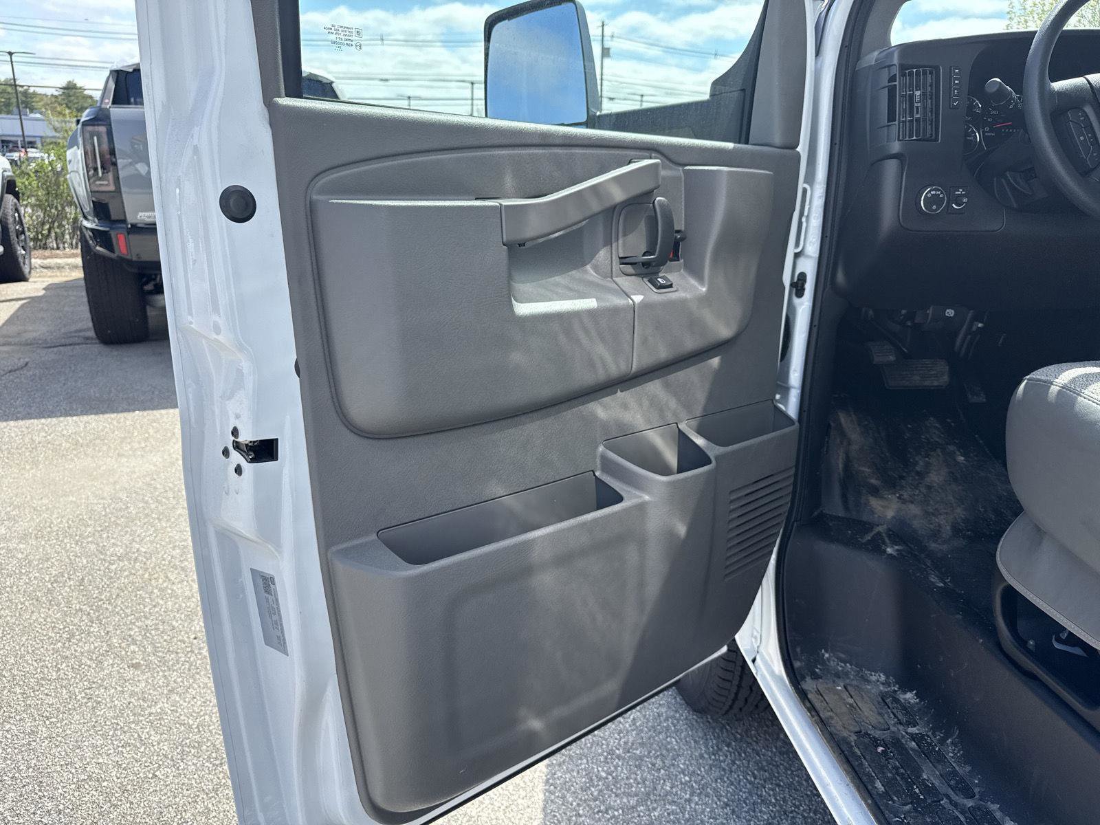 New 2025 GMC Savana 3500 w/ Power Convenience Package image 22