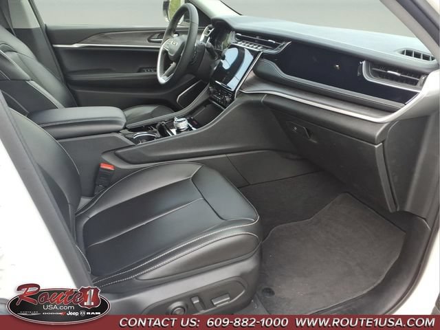Used 2023 Jeep Grand Cherokee Limited AWD/4WD image 32