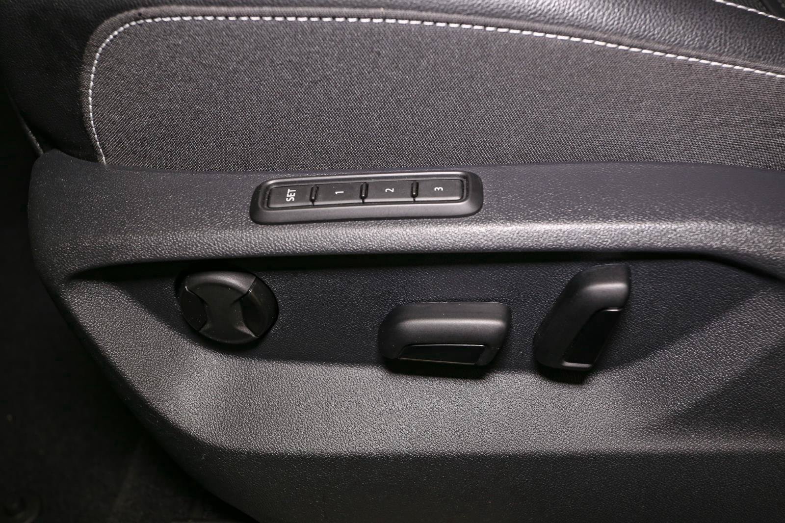 Certified 2025 Volkswagen Atlas SEL AWD/4WD image 45