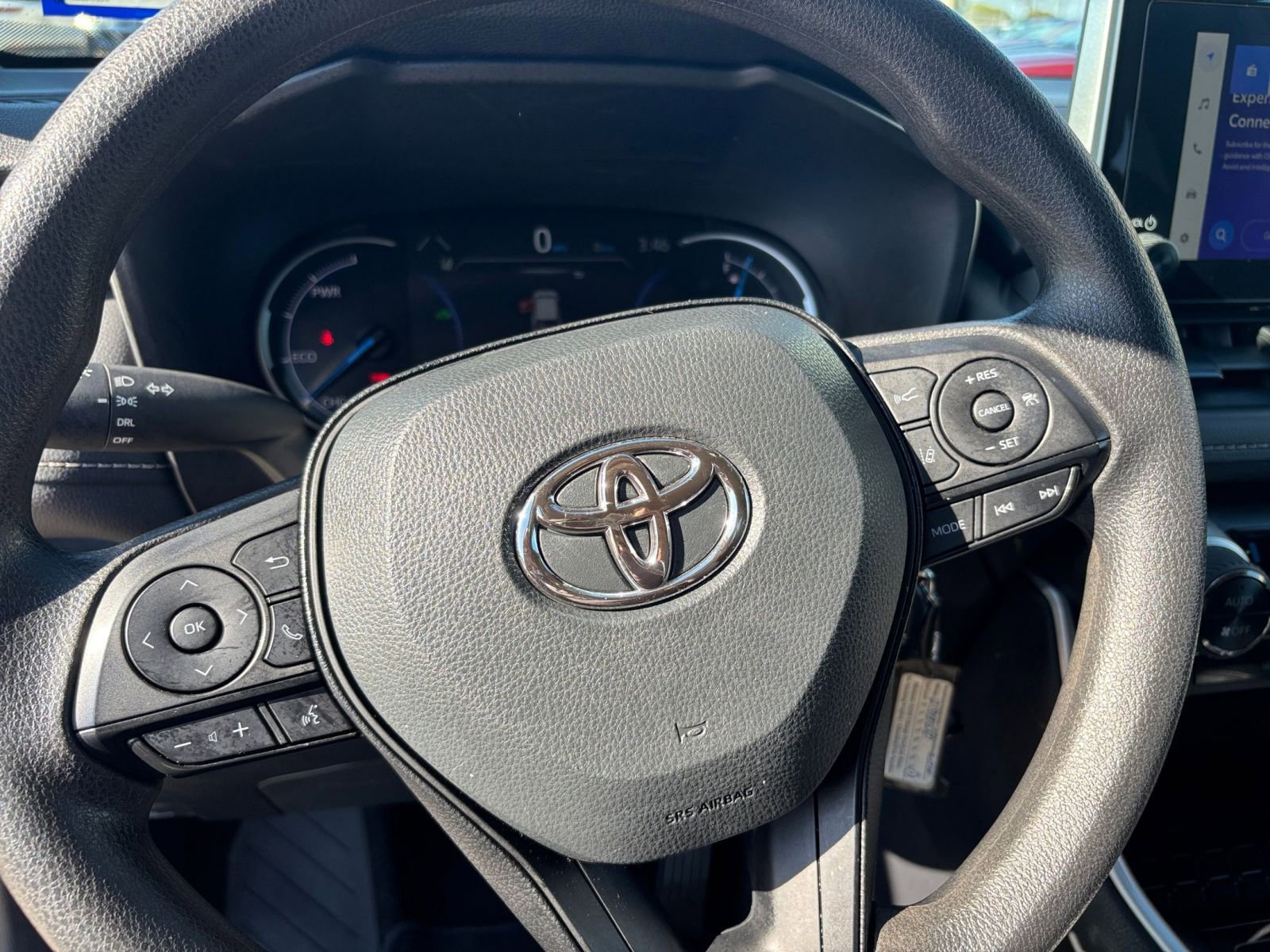 Used 2025 Toyota RAV4 LE image 27