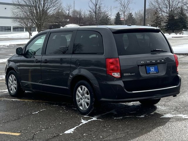Used 2019 Dodge Grand Caravan SE w/ UConnect Hands-Free Group image 5