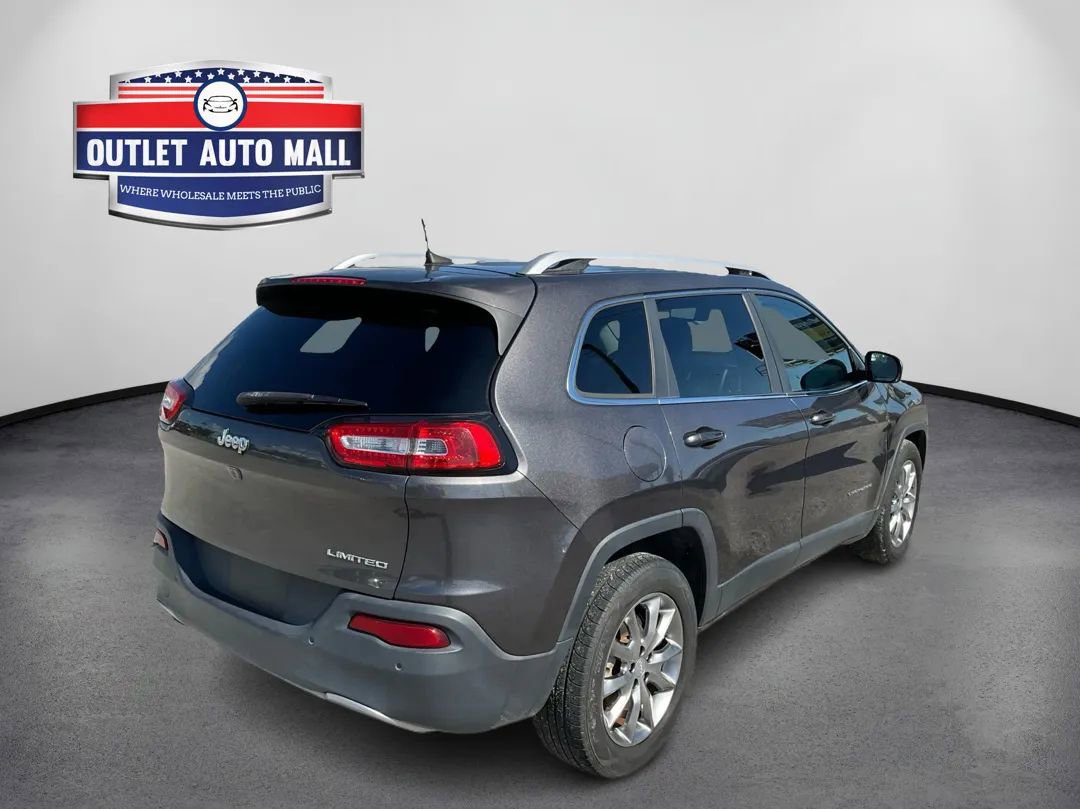 Used 2018 Jeep Cherokee Limited FWD image 3