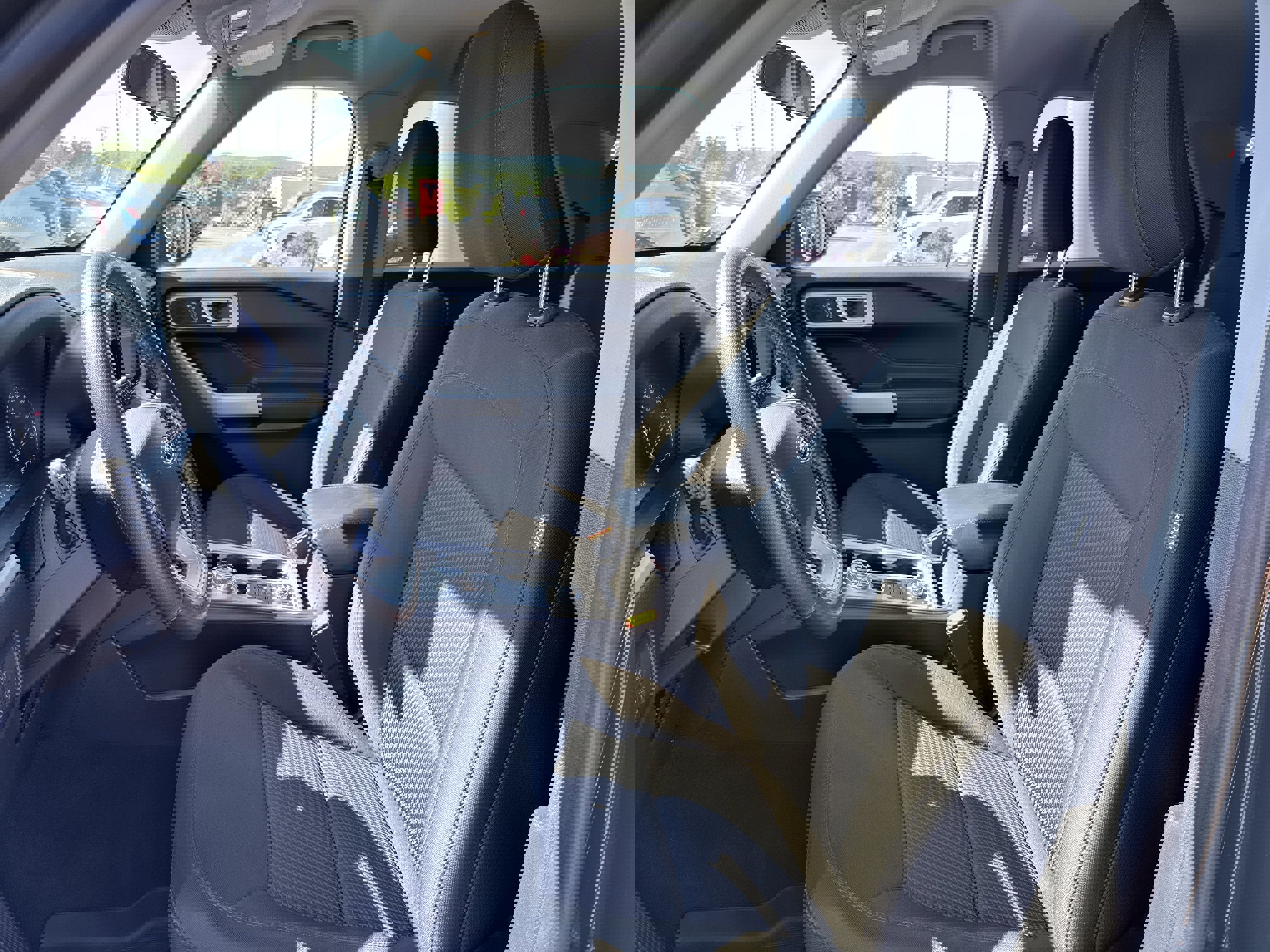 Used 2022 Ford Explorer XLT image 9