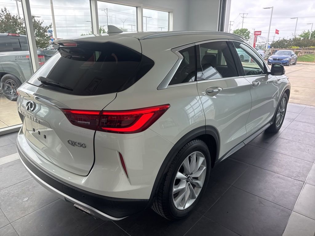 Used 2019 INFINITI QX50 Essential w/ Premium Heat Package FWD image 2