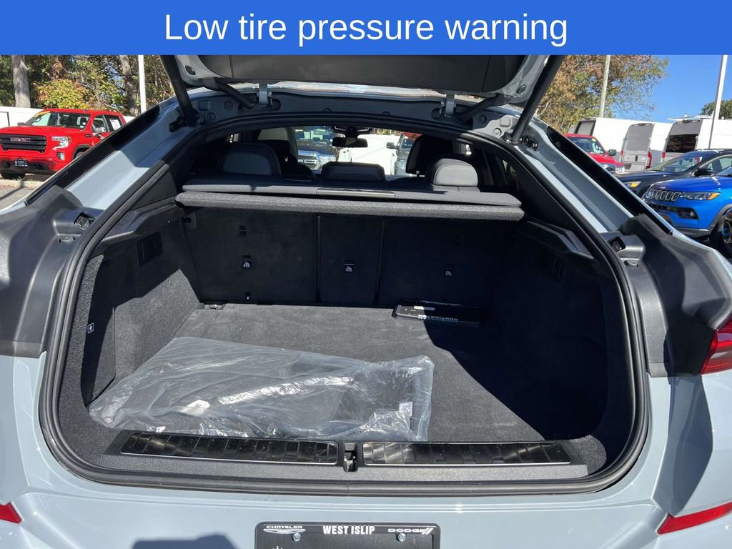 Used 2024 BMW X6 M60i w/ Executive Package image 15