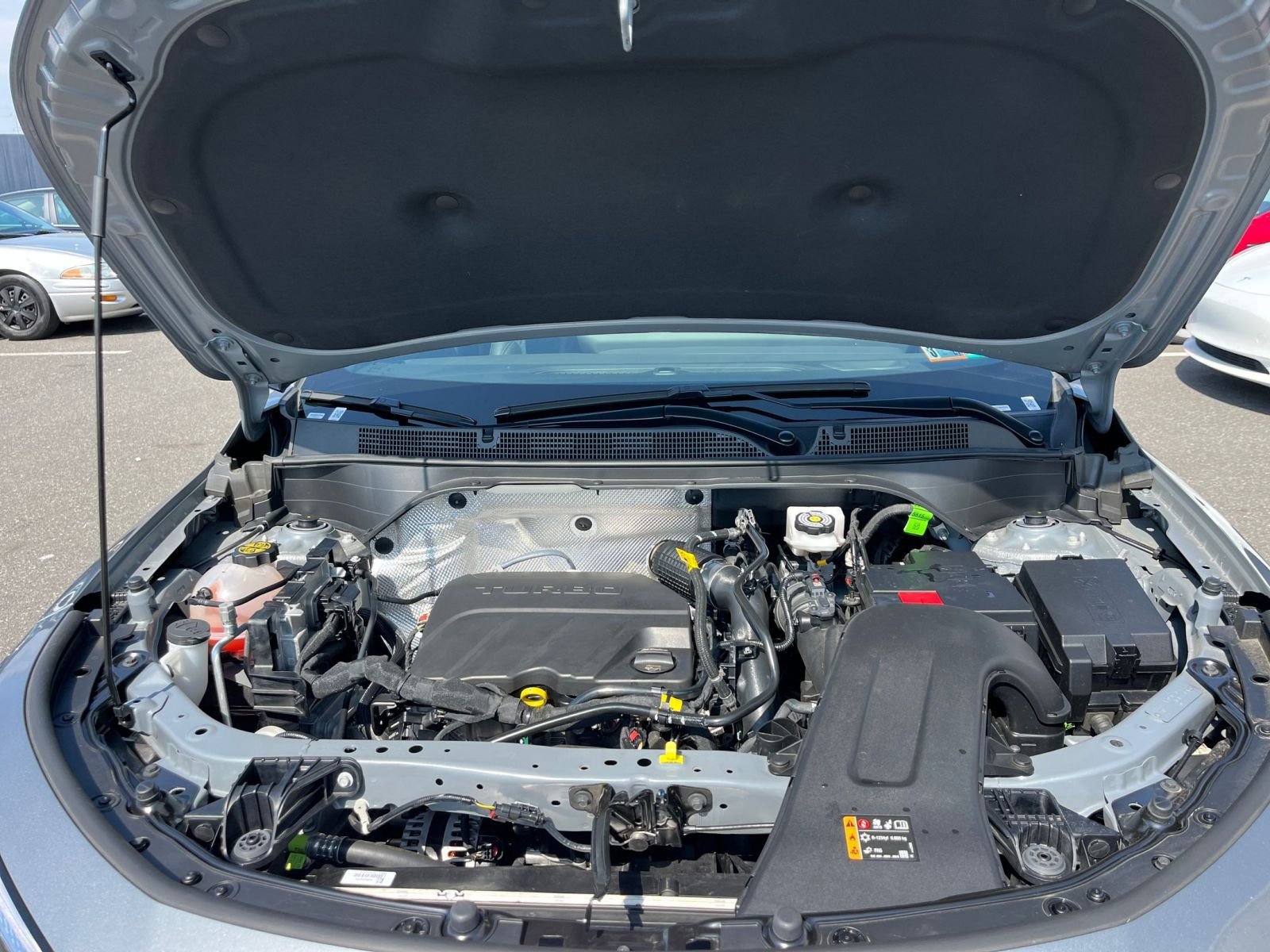 Used 2025 Buick Envista Preferred image 32