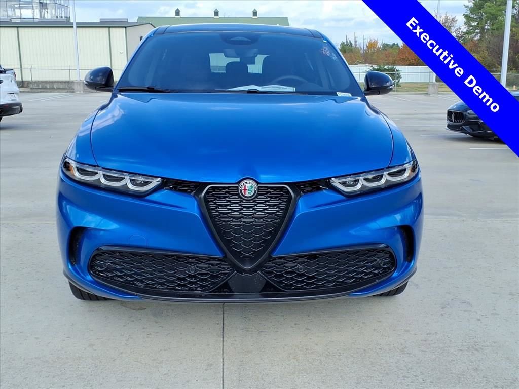 New 2025 Alfa Romeo Tonale Veloce w/ Premium Package AWD/4WD image 4