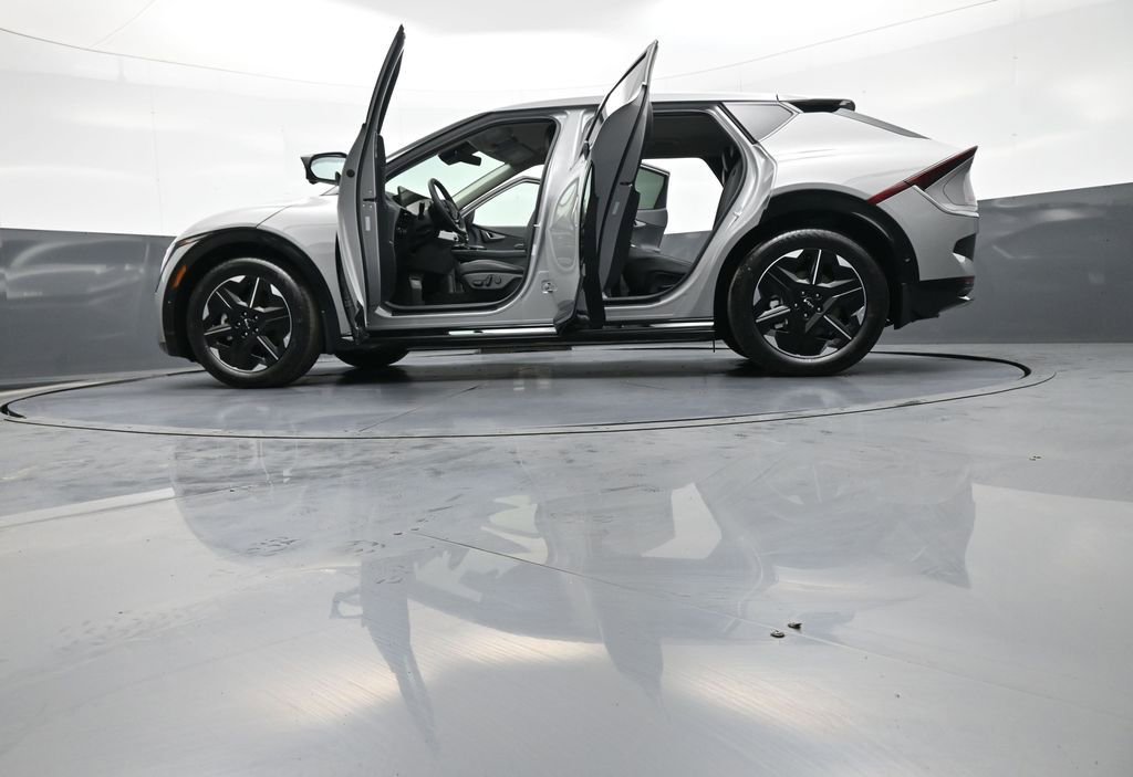 New 2025 Kia EV6 Wind image 50