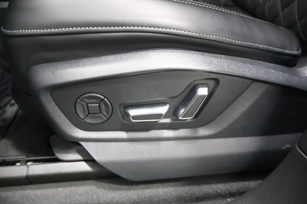 Used 2024 Audi SQ8 Prestige w/ Prestige Package image 14