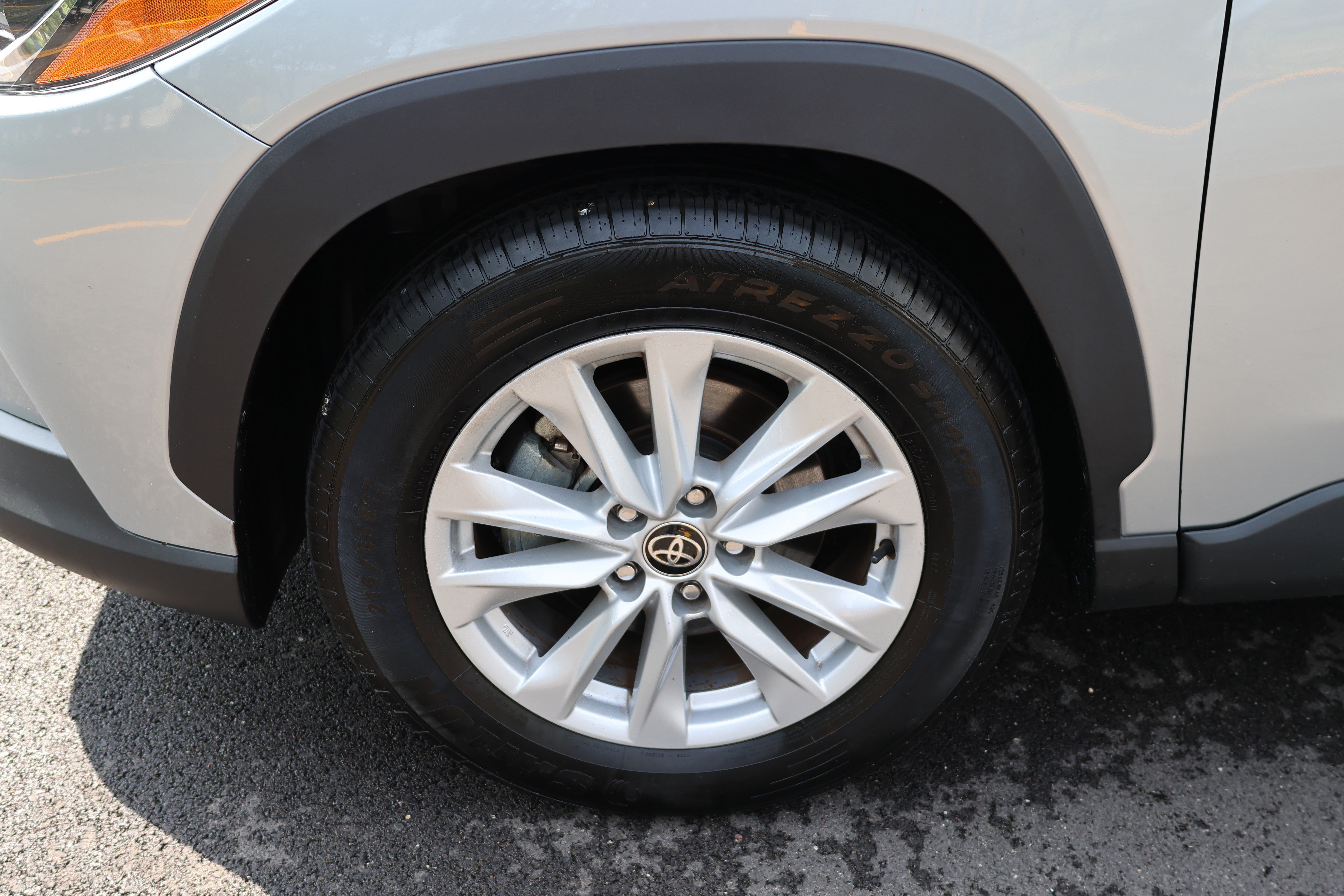 Used 2024 Toyota Corolla Cross LE AWD/4WD image 9