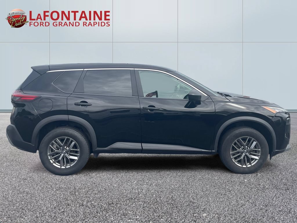 Used 2023 Nissan Rogue S AWD/4WD image 8