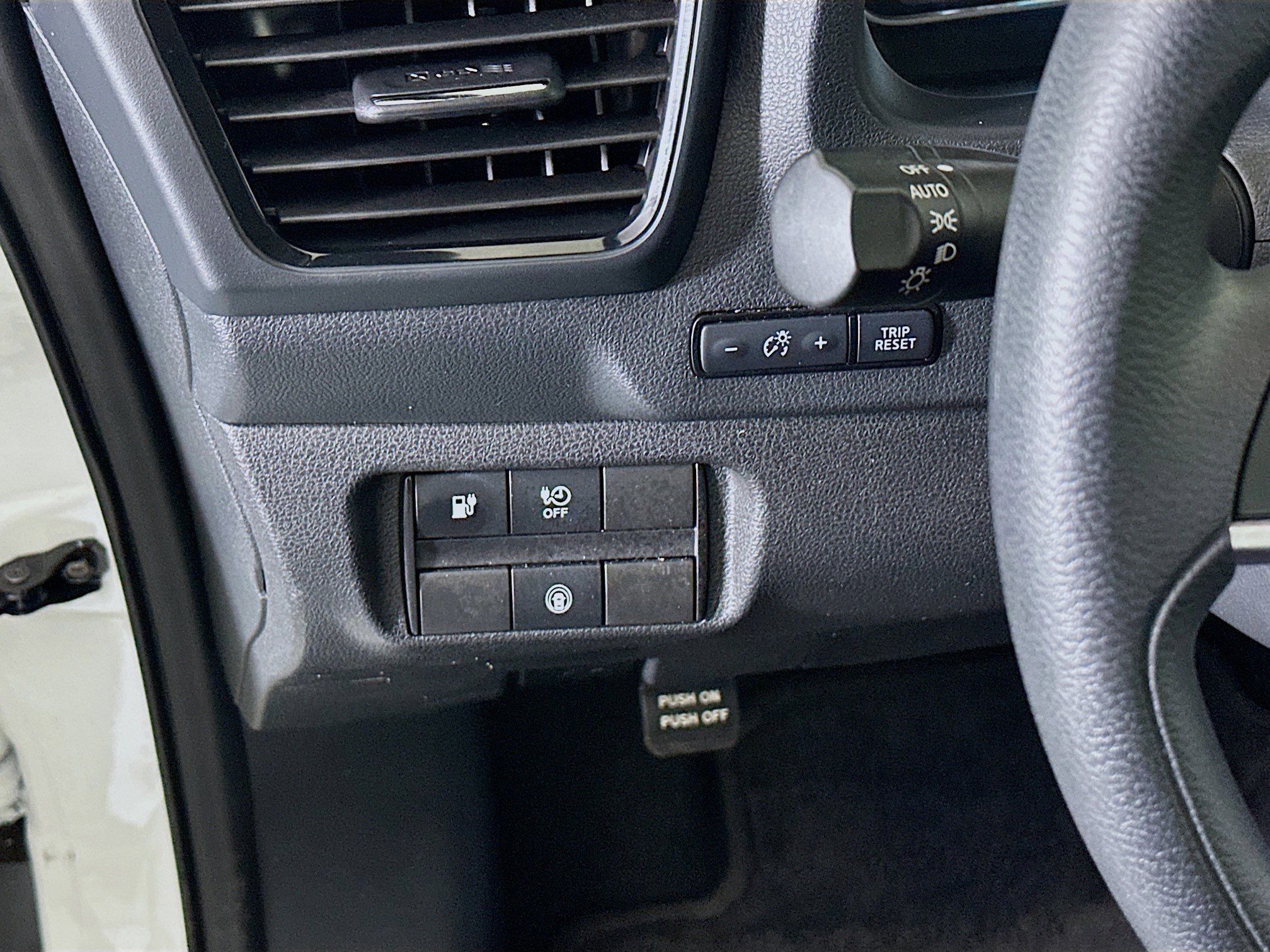 Used 2025 Nissan Leaf S FWD image 16