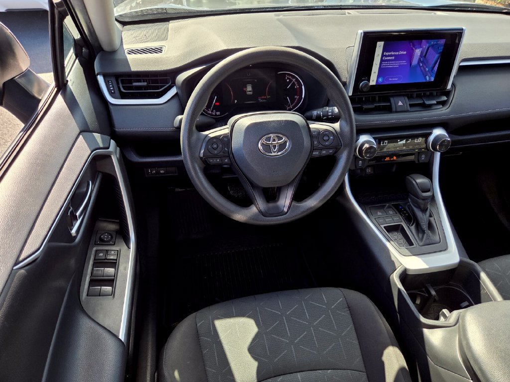 Used 2024 Toyota RAV4 XLE FWD image 7