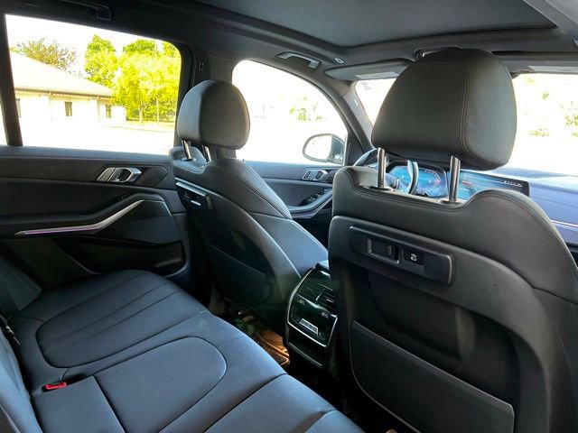 Used 2022 BMW X5 sDrive40i w/ Parking Assistance Package image 25