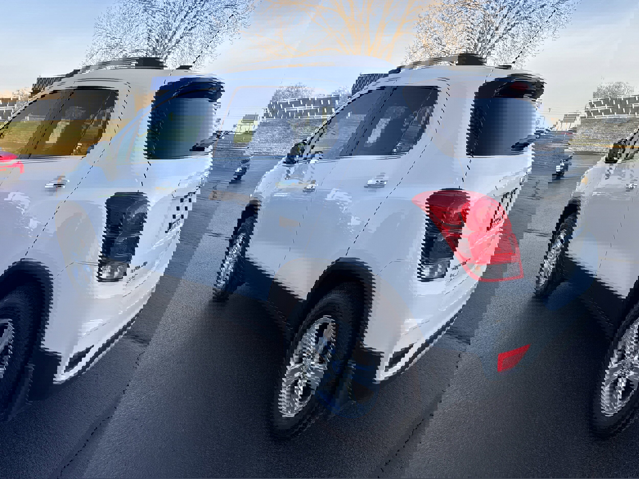 Used 2019 Chevrolet Trax LT w/ LT Convenience Package image 3