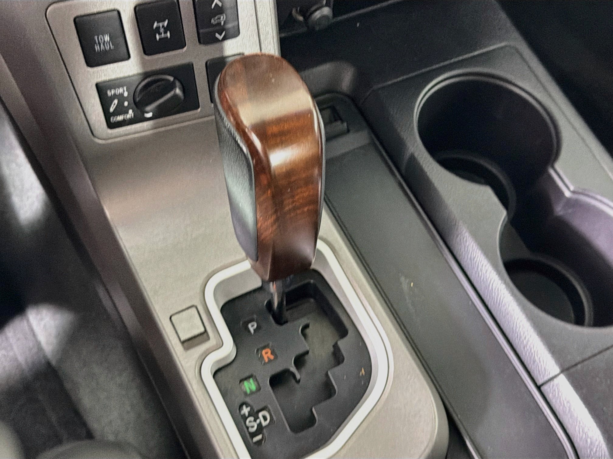 Used 2014 Toyota Sequoia Platinum AWD/4WD image 25