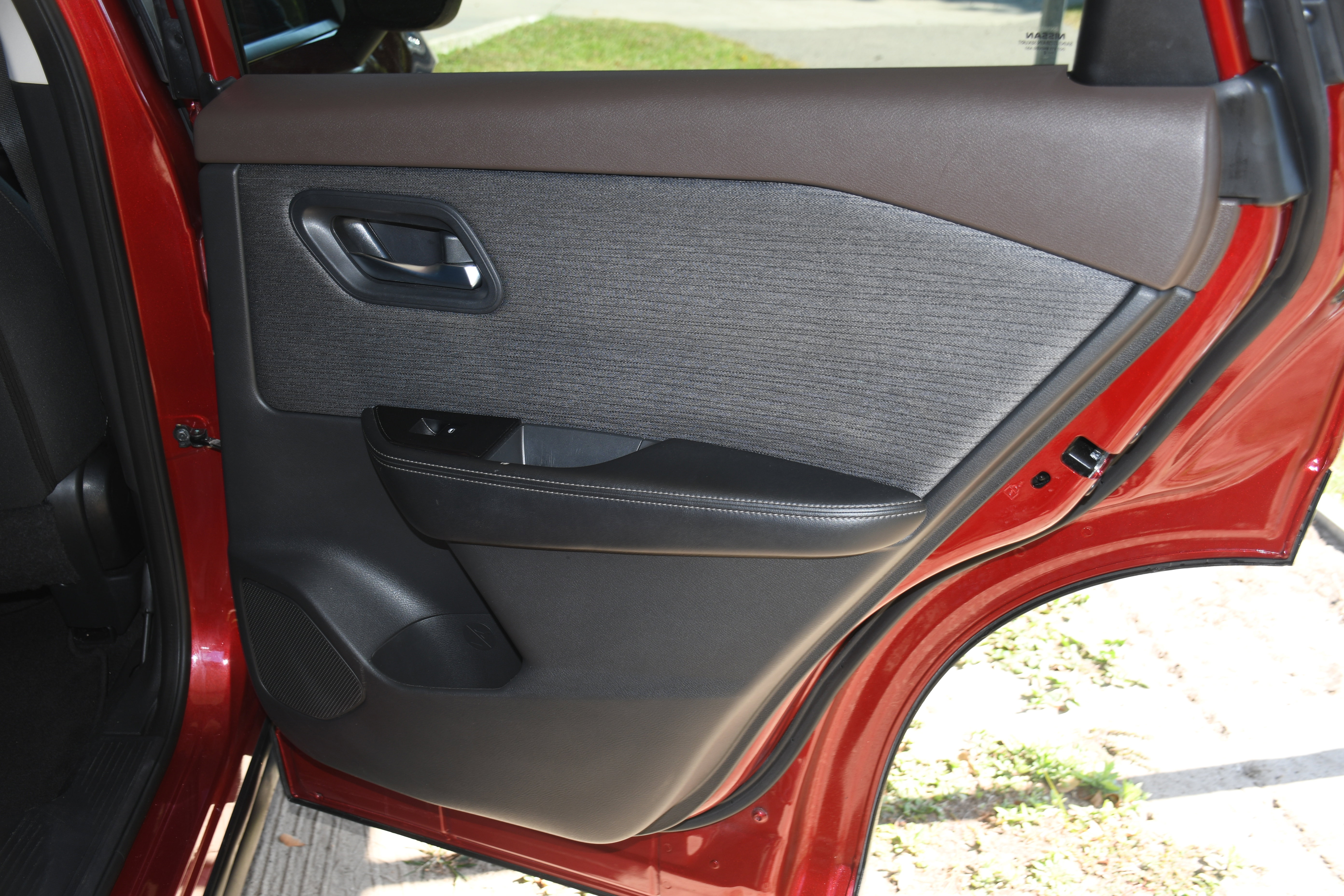 Used 2022 Nissan Rogue SV image 18