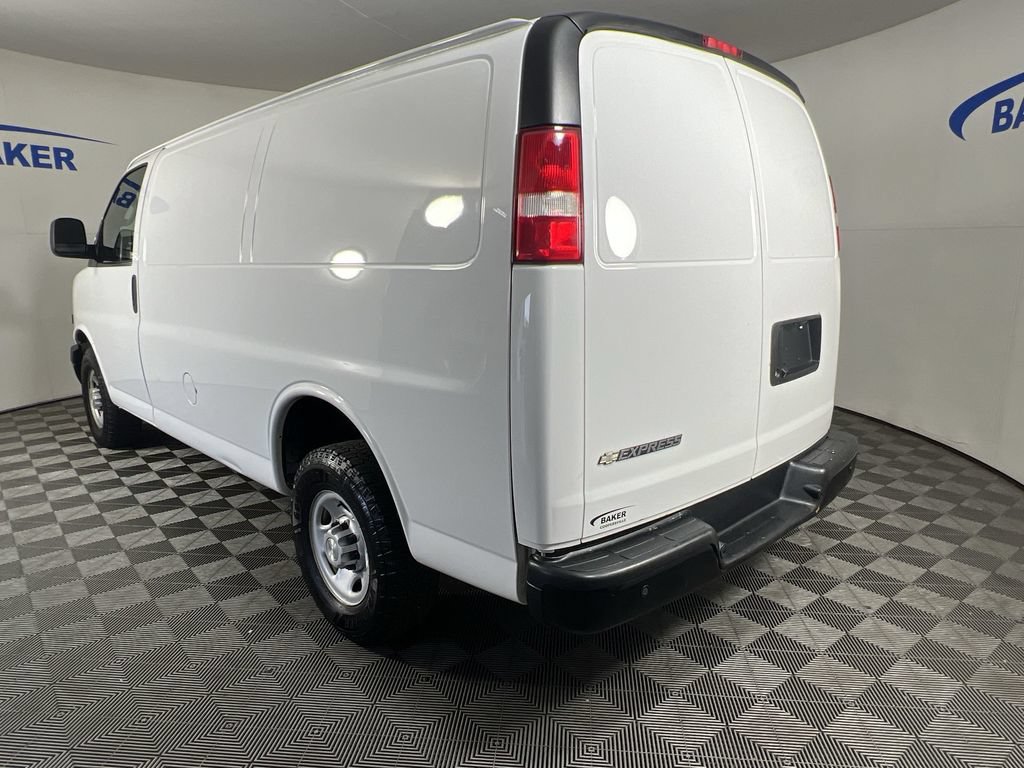 Used 2019 Chevrolet Express 2500 RWD image 6