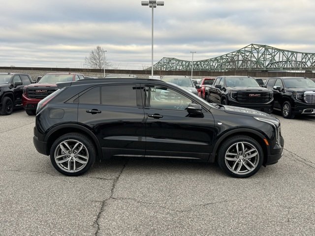 Used 2023 Cadillac XT4 Sport w/ Technology Package image 6