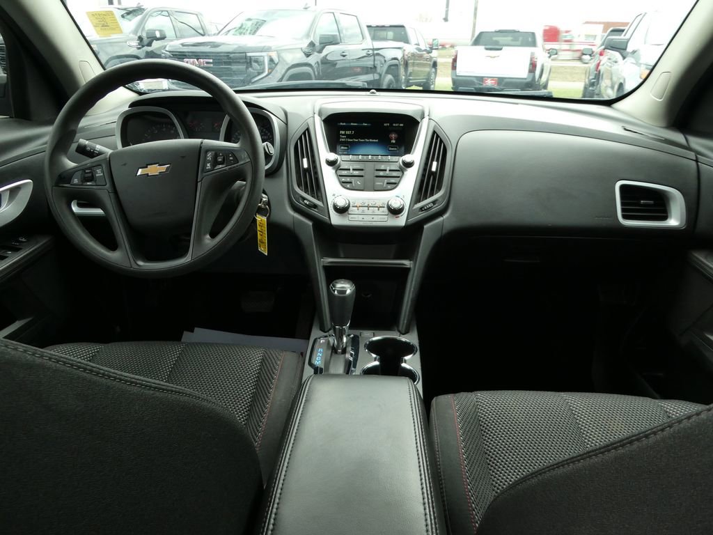 Used 2017 Chevrolet Equinox LS image 19