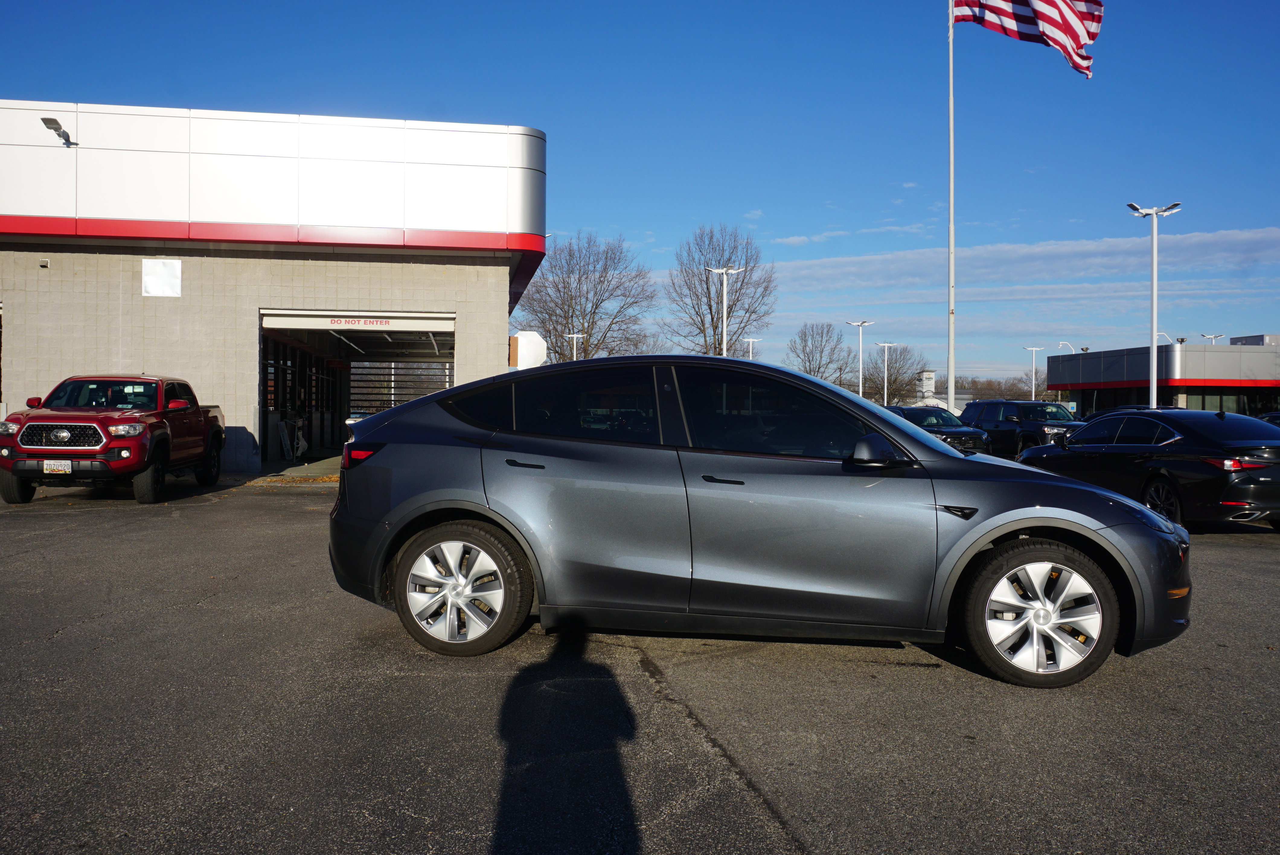Used 2023 Tesla Model Y Long Range image 3