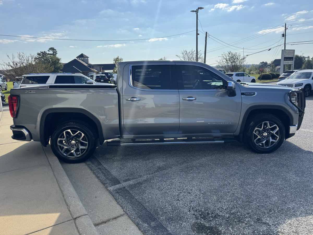 Used 2024 GMC Sierra 1500 SLT w/ SLT Premium Plus Package AWD/4WD image 5