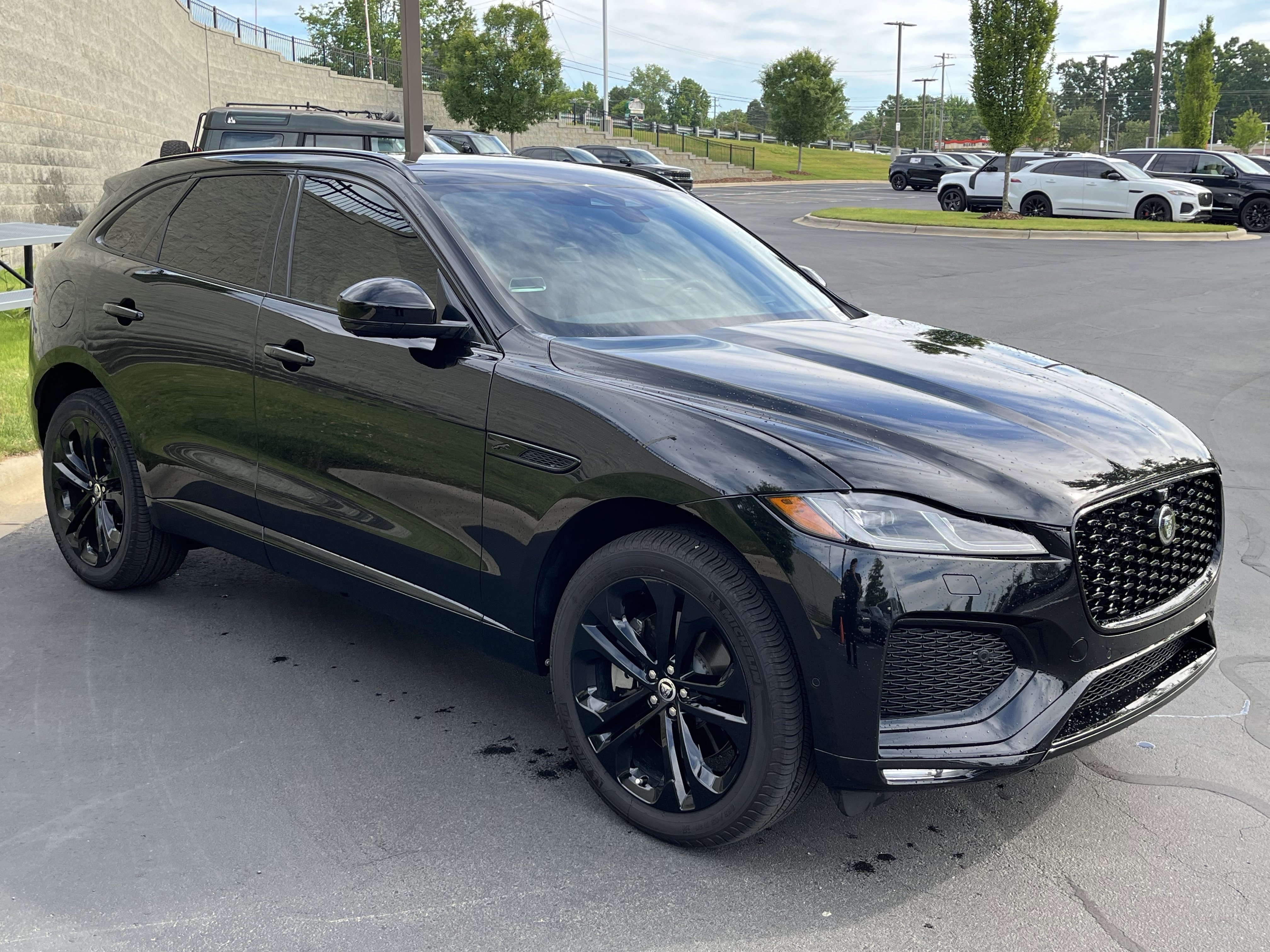 Used 2026 Jaguar F-PACE R-Dynamic S AWD/4WD image 8