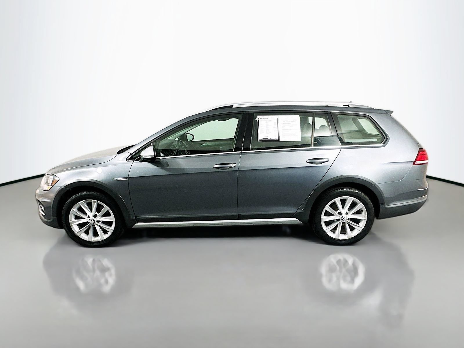 Used 2019 Volkswagen Golf Alltrack AWD/4WD image 4