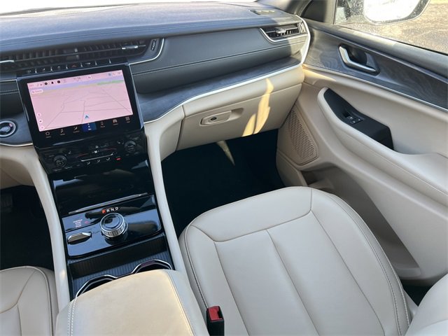 Used 2024 Jeep Grand Cherokee Limited image 36