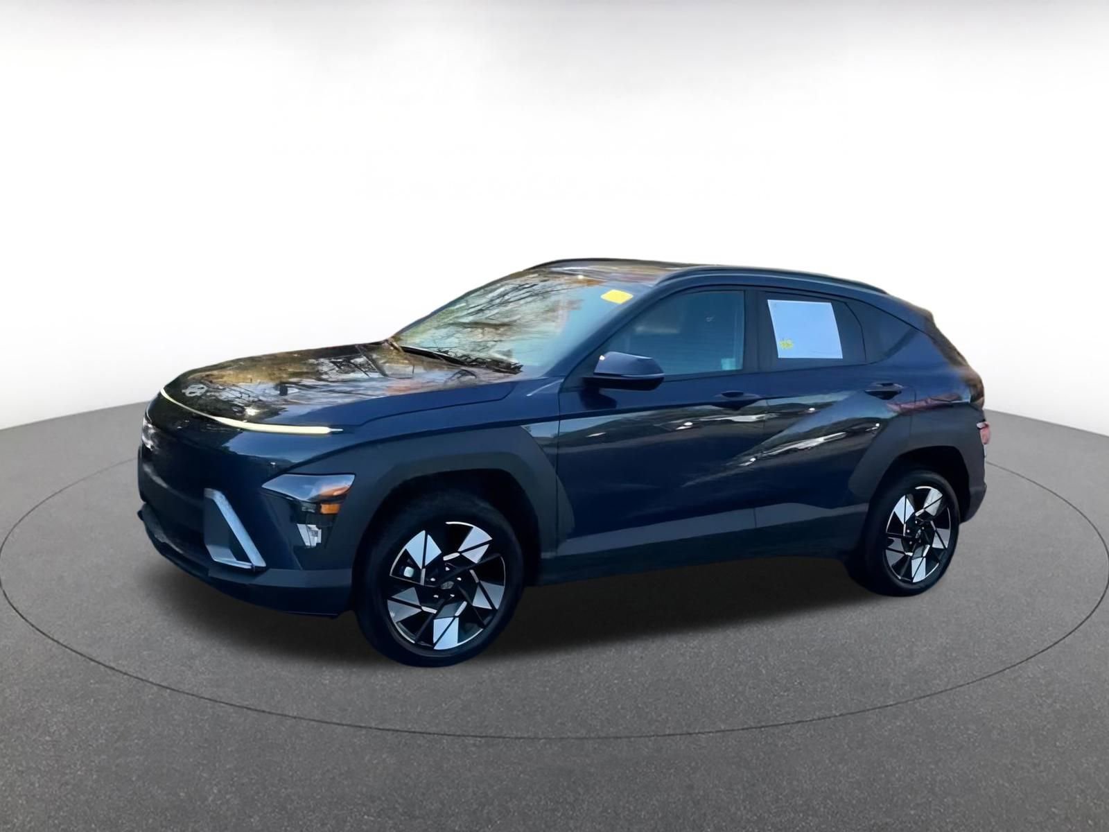 Used 2025 Hyundai Kona SEL image 4
