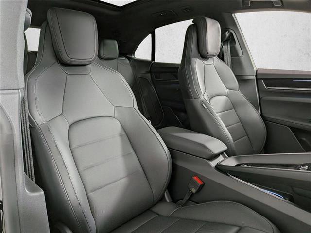 New 2026 Porsche Macan Electric image 24