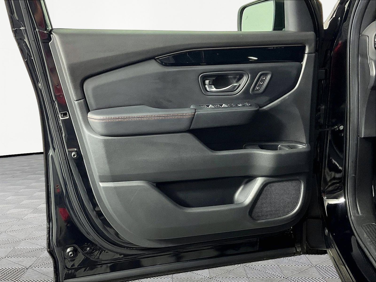 Used 2024 Honda Pilot TrailSport image 19