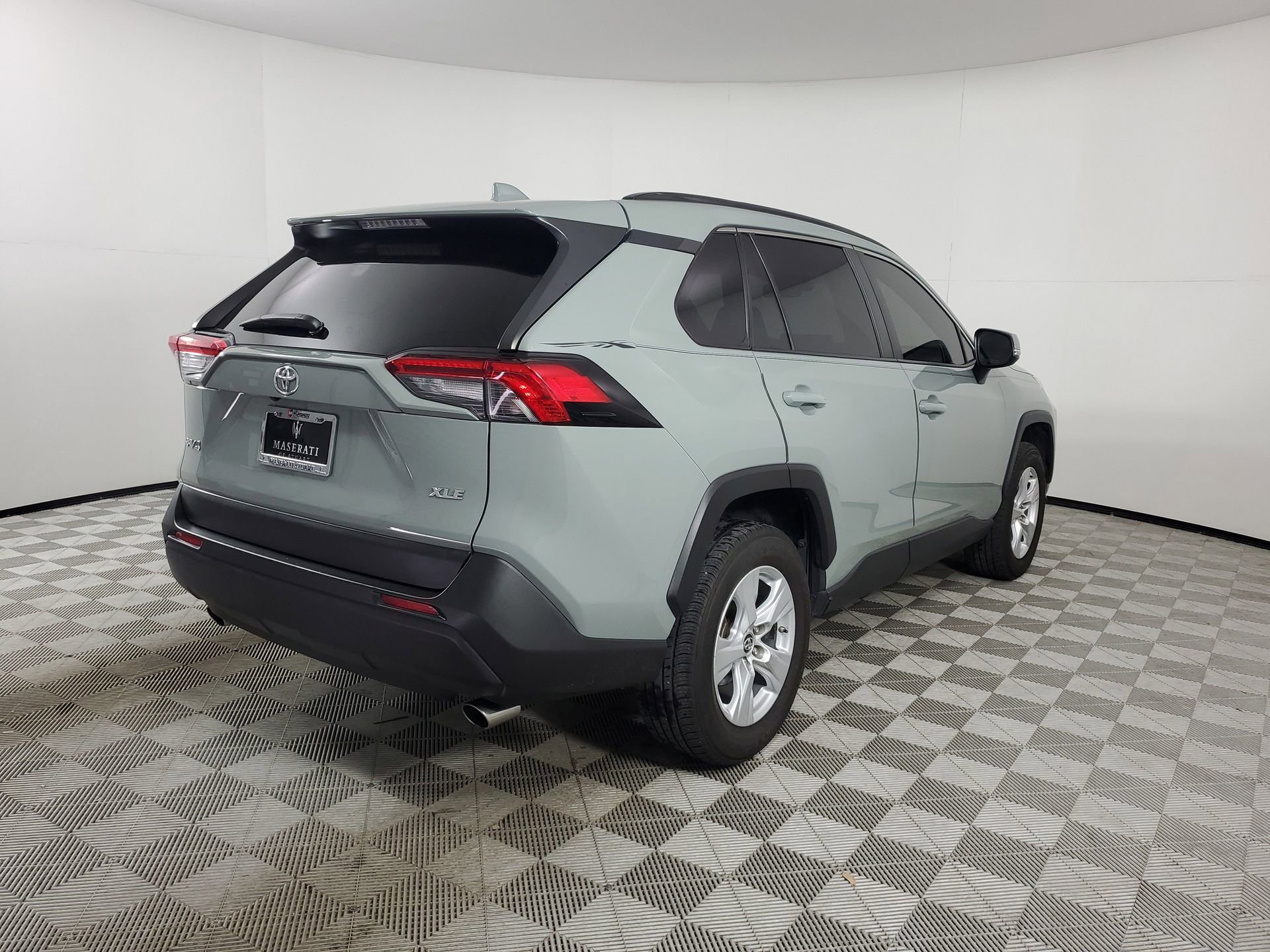 Used 2019 Toyota RAV4 XLE w/ Convenience Package image 10