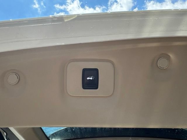 Used 2020 Nissan Pathfinder Platinum AWD/4WD image 23