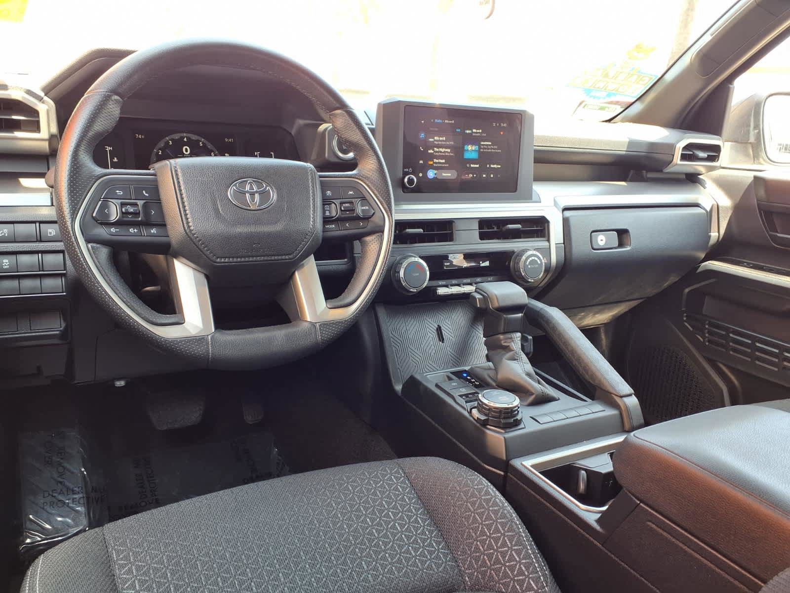 Used 2025 Toyota 4Runner SR5 AWD/4WD image 9