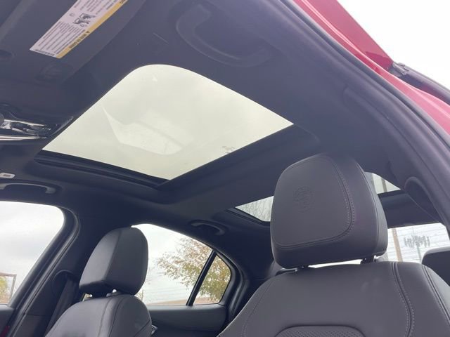 Used 2022 Alfa Romeo Giulia Veloce image 16