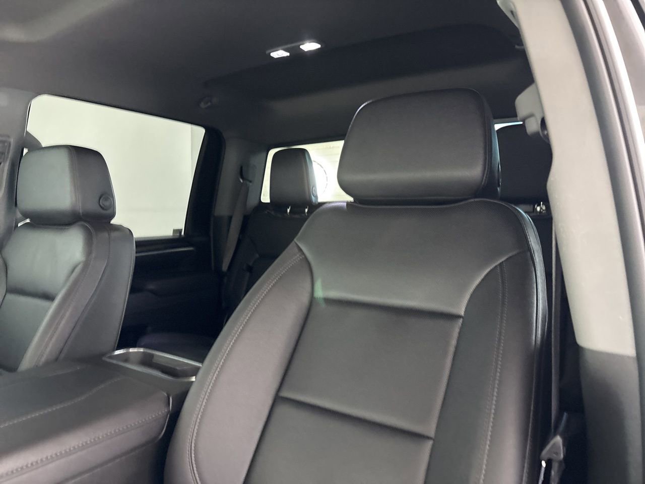 Used 2025 Chevrolet Silverado 3500 LTZ w/ LTZ Premium Package image 11