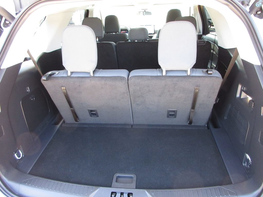 Certified 2026 Ford Explorer Active RWD image 27