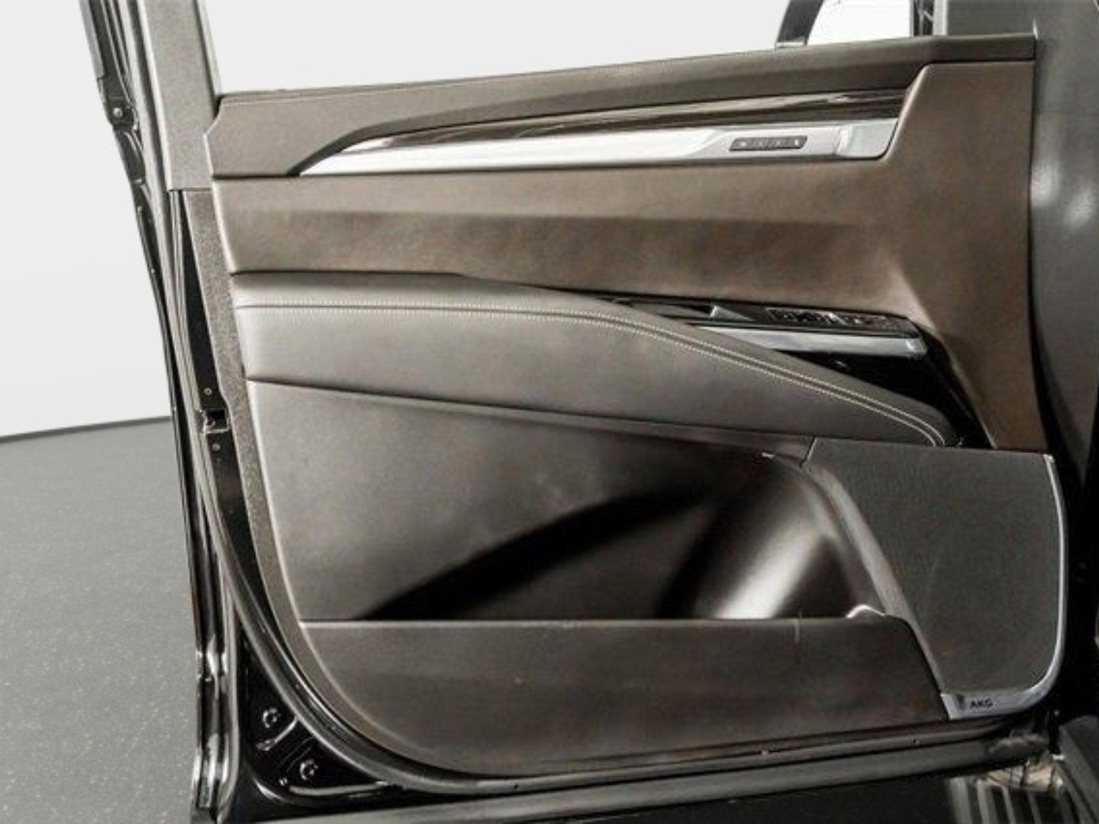 Used 2026 Cadillac Escalade Luxury w/ Touring Package image 49