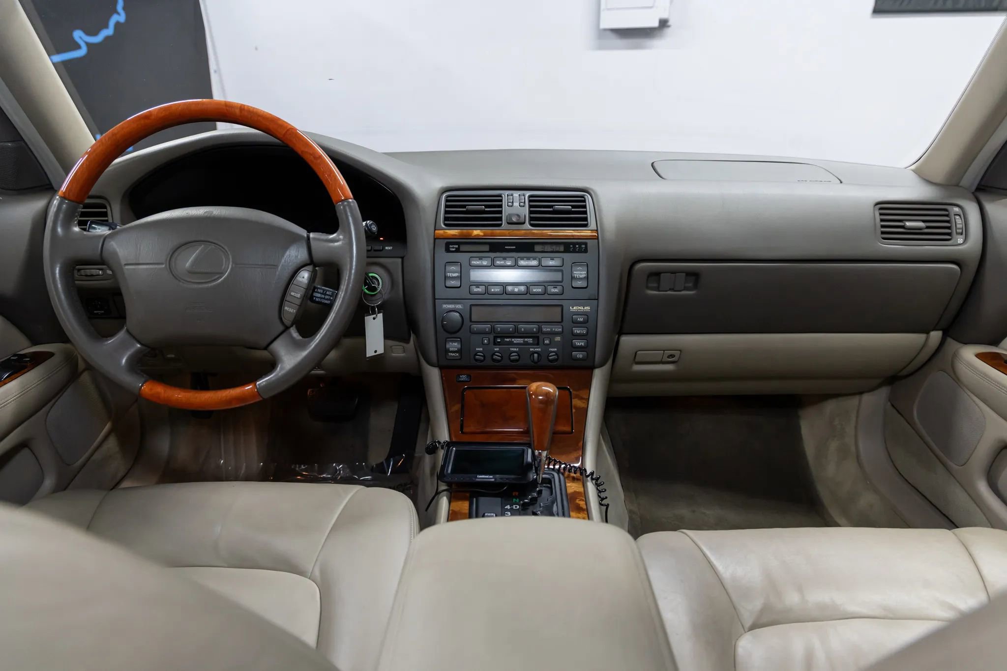 Used 1999 Lexus LS 400 image 20