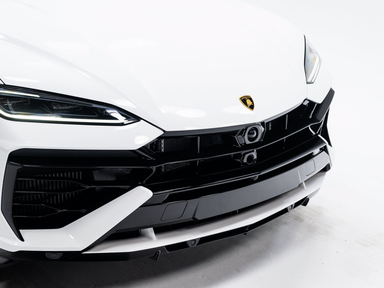 Used 2025 Lamborghini Urus SE AWD/4WD image 17