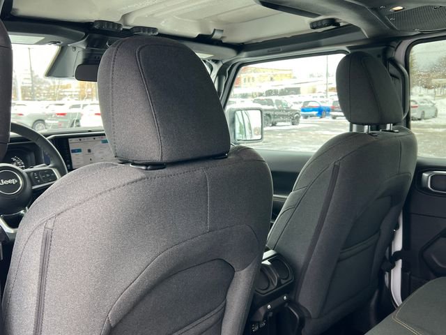 Used 2025 Jeep Wrangler Unlimited Sahara image 33