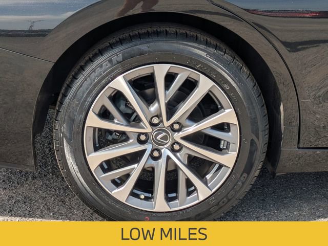 Used 2023 Lexus ES 350 w/ Accessory Package (Z1) image 13