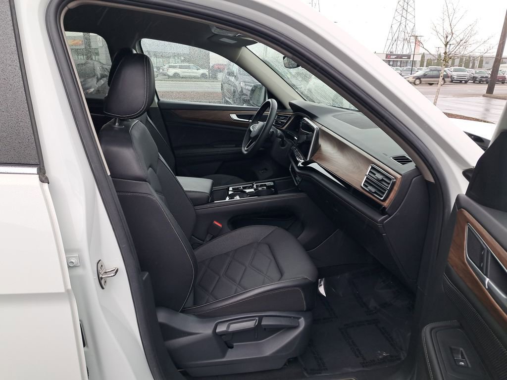 Used 2024 Volkswagen Atlas SE image 19