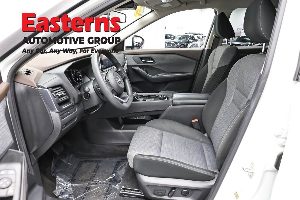 Used 2023 Nissan Rogue SV AWD/4WD image 13
